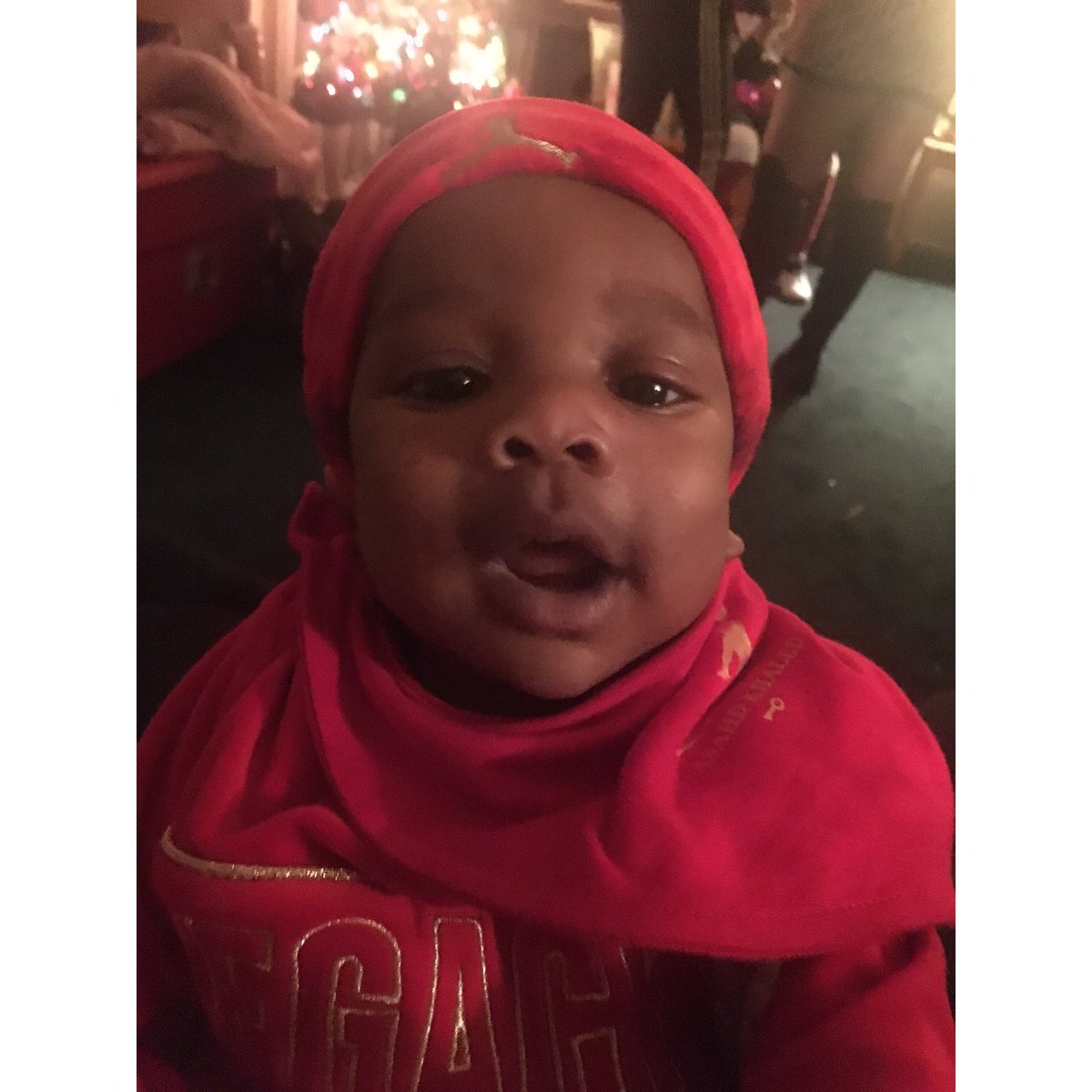 mharris_1911's tweet photo. Was finally able to meet my nephew Jesiah! This year has been surreal. I officiated my sister’s wedding and my brother has a kid. They dressed him in red, I didn’t lol. #UncleCorey #nephew #thefuture #legacy #blackfathers #blackuncles #blackbabies #blackboyjoy #Christmas2018 https://t.co/BaJ6Wgirqd