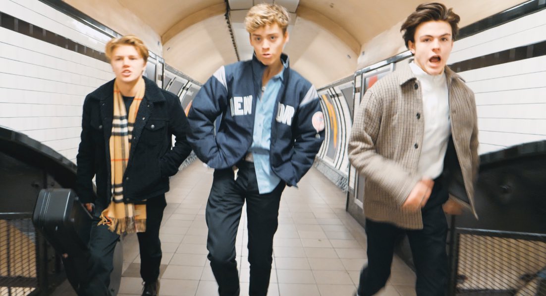 NewHopeClub's tweet photo. ‘When mum says Christmas dinner is ready’ 😂😆❤️🎉 https://t.co/lJroTpC88d