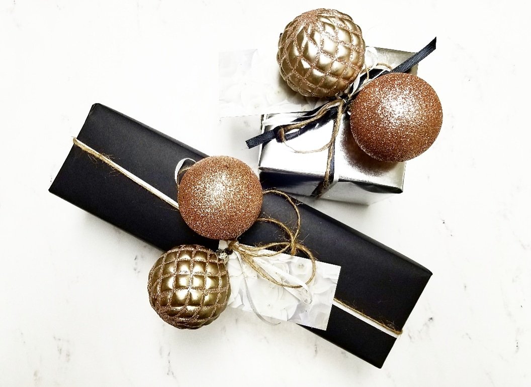 MRMCollection's tweet photo. The Art Of Gifting! It Was A Pleasure Giving - All While Being Able To Be Creative! Live In Your Gifts, Folks! https://t.co/cnskdKH3XJ ~
#TheMRMCollection #MRM #Gift #Style #Design #Holiday #Art #Christmas #Brand #Create #FallInLoveWithMRM https://t.co/Ak06rNOrjk