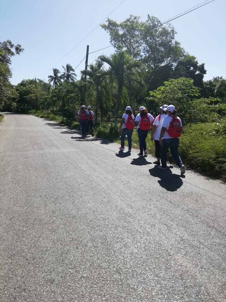 sdntabasco's tweet photo. Para iniciar bien el #AñoNuevo2019 en #Tabasco los #ServidoresDeLaNación siguen realizando el #CensoParaElBienestar para que los programas sociales del @GobiernoMX lleguen a los más necesitados @lopezobrador_ @adan_augusto @cmmerino #CuartaTransformacion https://t.co/EIMF3UC3Si