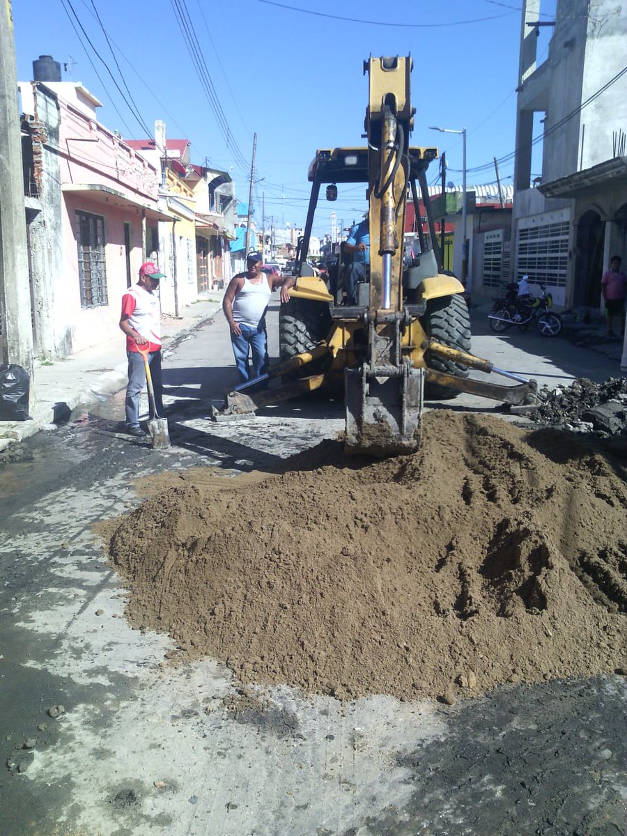 CEASTabasco's tweet image. En colaboración con el H. Ayuntamiento de Jalpa de Méndez, se reparó un tramo de 4 metros de un colector de 12 pulgadas, de la calle 18 de marzo, en el barrio Santa Ana.