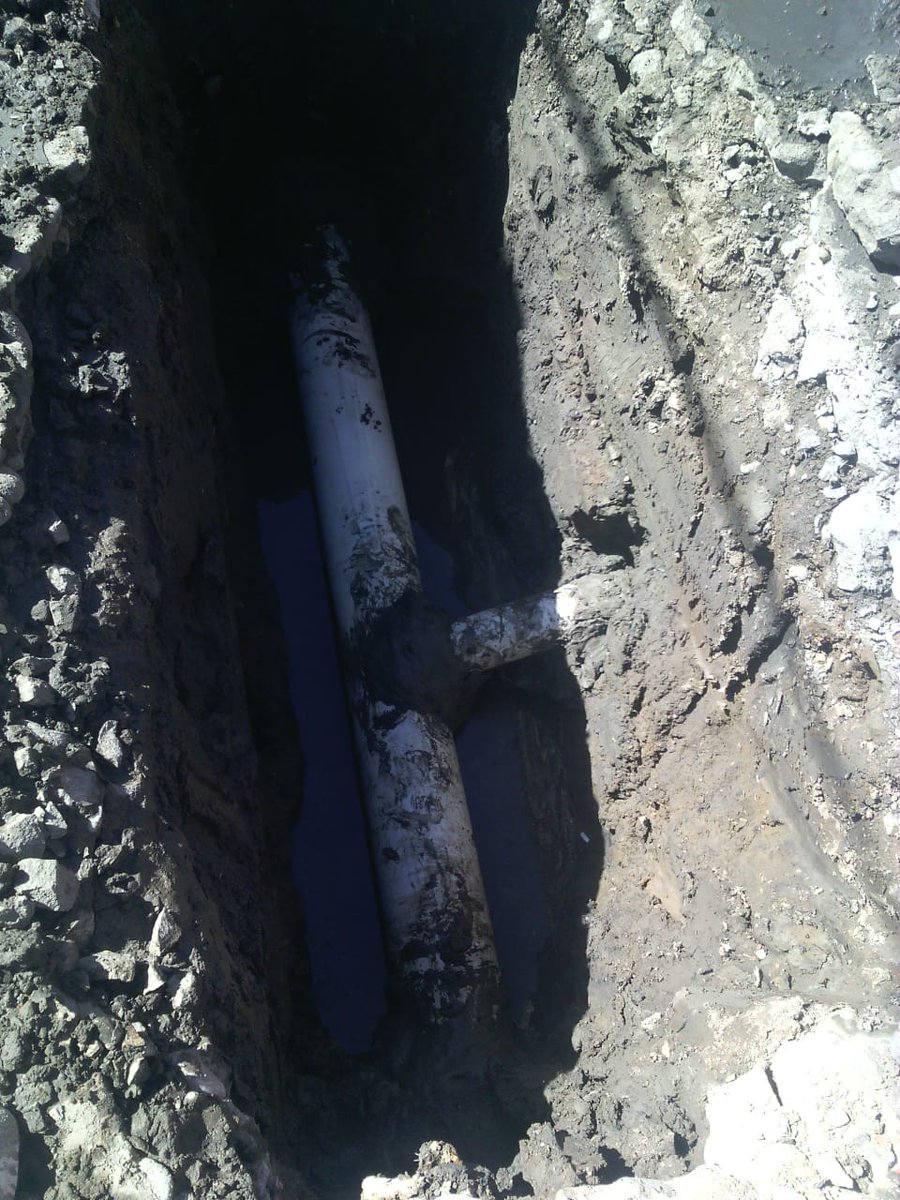 CEASTabasco's tweet image. En colaboración con el H. Ayuntamiento de Jalpa de Méndez, se reparó un tramo de 4 metros de un colector de 12 pulgadas, de la calle 18 de marzo, en el barrio Santa Ana.