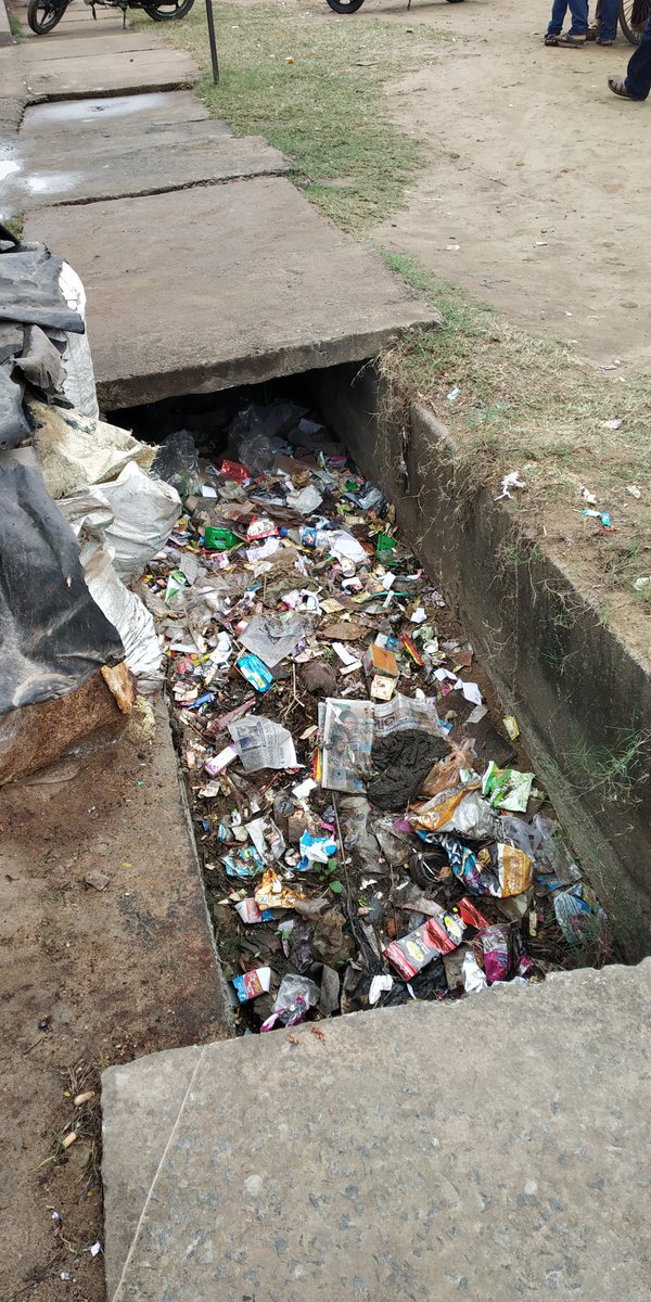 AndazAaronLive's tweet photo. Drainage infront of Ashram School, Konark looks like a dump yard. #CleanKonark @PMOIndia @CMO_Odisha @odisha_tourism @MoPNG_eSeva @swachhbharat @PuriDistrict Nac has failed in keeping Konark clean. So many places in konark is like same situation. https://t.co/rC7cNgadEy