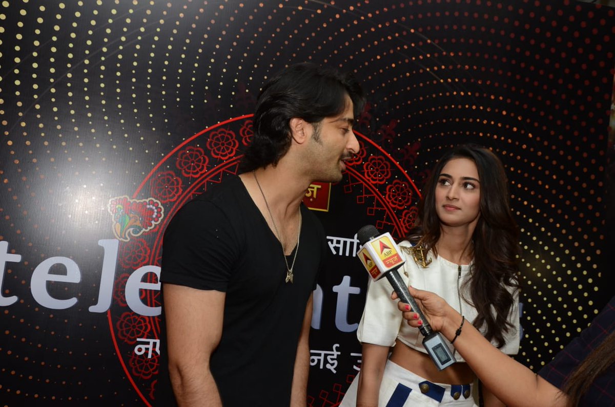 KRPKAB_Addicted's tweet photo. #ShaRica IV on #Telebrations thread β€οΈ
#KRPKAB
#DevAkshi
ΰ€ͺΰ₯ΰ€¨ΰ€Άΰ₯ΰ€: Pata Nahi yeh dono ko iske baad kab dekhne milega π€§β€οΈ https://t.co/juBODG0LMZ