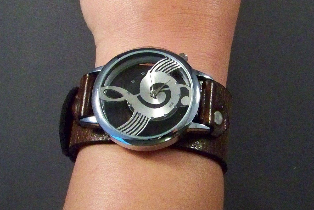 4mleatherdesign's tweet photo. https://t.co/WFQbaFkE3X
Thanks for the kind words! ★★★★★ "Got this for my music-loving boyfriend for Christmas and he loves it! Fits perfectly on him and he loves the style of the leather band. In his words it's "Very cool and unique". This is one of the reasons why I https://t.co/k03U3P33kG