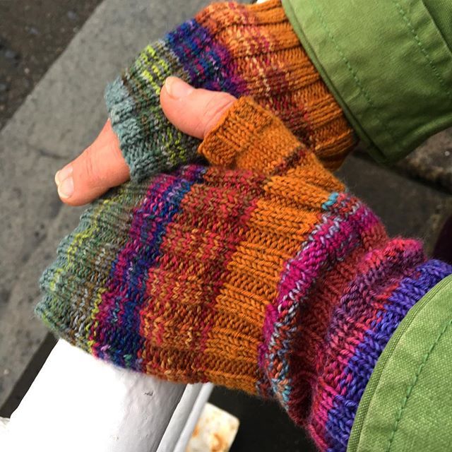 probablyjane's tweet photo. The #scrapvent2018 are finished and in use by their intended recipient (my sister) - they go with nothing and everything and used 50g of my very best scrap sock yarn using my #combleymitts pattern which because it starts at the fingers gets the hands don… https://t.co/gRJoejiWtc https://t.co/0VRPuNPT9x