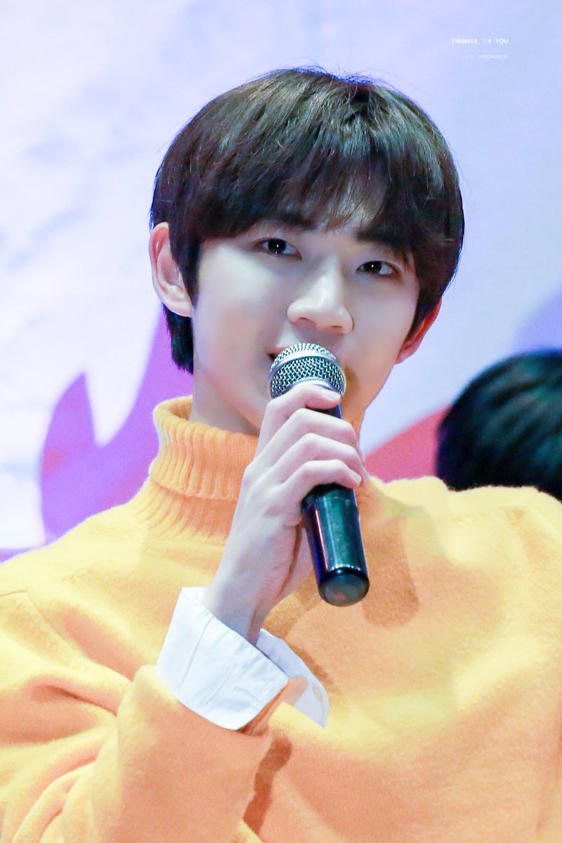 TWINKLEOFYOU's tweet photo. 181226  🐰 HQ

#안형섭 #형섭 #형섭X의웅 #hyeongseop

🌟 https://t.co/f8zHcUeDIh