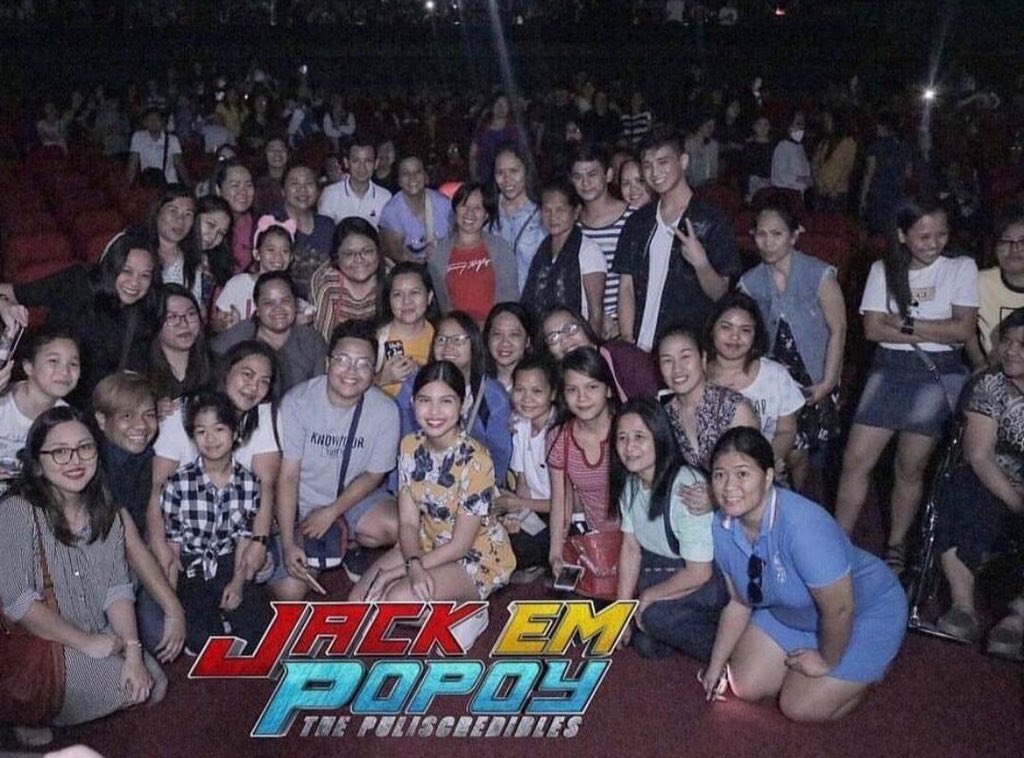 Salamat po sa lahat ng nanood at nakisaya sa amin kanina.💖 At talagang sumama ako sa picture, hahaha! Pordalab, always. 😘