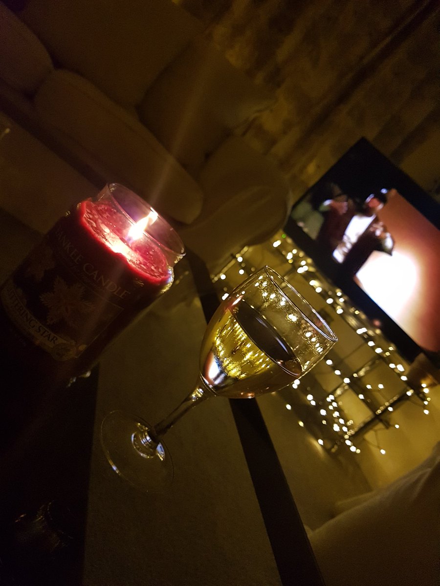lozroebuck's tweet photo. @AnnwenL iechyd da I chdi fud 🥂🥂 best cus ever xx https://t.co/lkyineLqjv