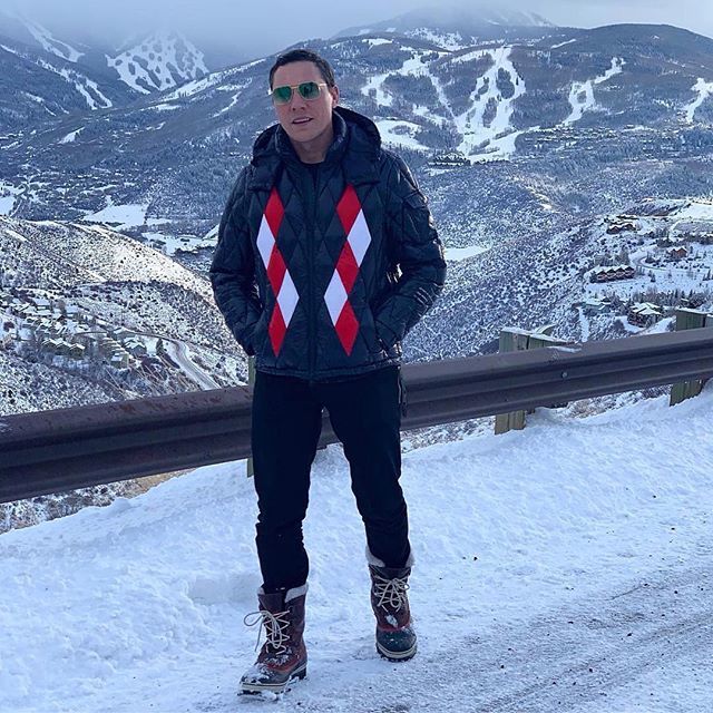 Latinurbano's tweet photo. Ski or snowboard? ⛷🏂
.
.
.
.
.
.
.
.
.
.
#dj #music #party #techno #housemusic #house #djlife #hiphop #producer #djs #follow #deephouse #techhouse #dance #rave #club #musicproducer #rap #electronicmusic #trap #like #love #beats #pioneerdj #technomusi… https://t.co/BHkgoOBikD https://t.co/Zta4U136Kc
