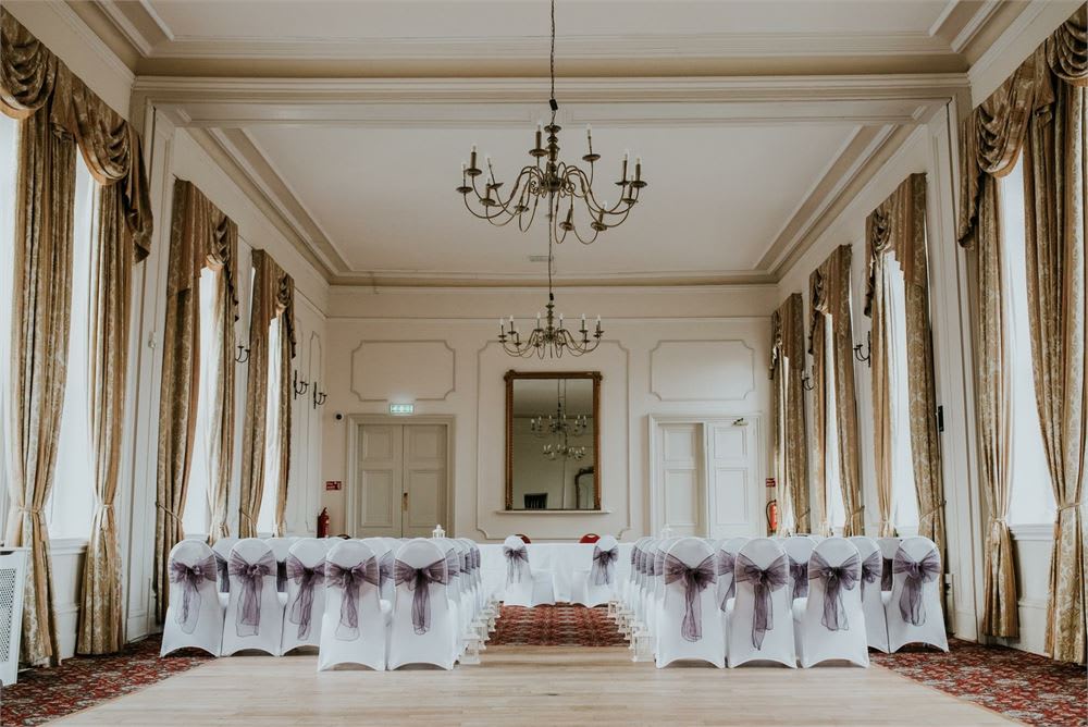 Just imagine walking down an aisle as beautiful as this, #WeddingHour 😍

Well dream no more as the George Hotel is available for #wedding bookings👉 bit.ly/2JzT2OC
