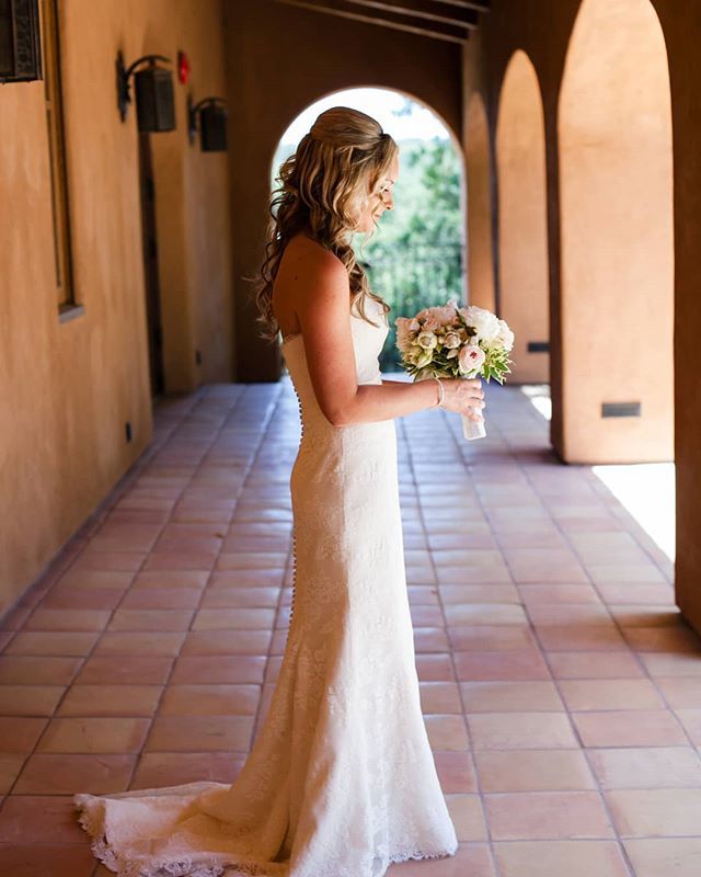 A stunning silhouette shot captured thanks to <a href="/kuperberg/">Anna Kuperberg</a> photography! || Planning &amp; Design: @marilynambra | Venue: @chalkhillestate | Catering: @componerefinecatering | Photography: <a href="/kuperberg/">Anna Kuperberg</a> | Furnishings: @standardpartyrentals | Tenting: @brighteventrentals | Lighting: <a href="/t/">Tantek</a>…