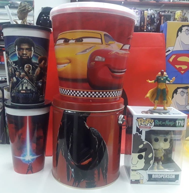 #SorteoRELAMPAGO⚡️

#RT al posteo.
Menciona a un amigo en los comentarios.
#MeGusta

🎄Se sortea HOY 18hs y se retira mañana SI o SI.

- #FunkoPop Rick and Morty #Birdperson.
- Figurine #DisneyStore Visión.
- Balde #Cars3
- Lata #ThePredator
- Vaso #BlackPanther
- Vaso #StarWars