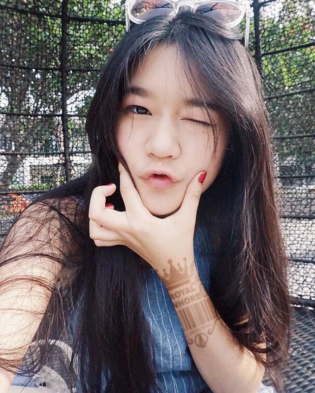TRWCONFIRM's tweet photo. ㊗️ ROYAL WHORE รีเควสทางบ้าน. (รูปทำฟรีแบบธรรมดาจะได้แค่ลายเดียวนะจ๊ะะ)🉐

🤜 Little whore.
- NAME - 
1. ไอซ์
2. เอิร์น
3. แก้ม
4. ออมทอง

💮 สามารถส่งรูปคนที่อยากให้โดน ROYAL WHORE ได้ที่ DM นี้เลย.
💮 จะคัดรูปด้วย ถ้ารูปไหนถูกใจจะทำลงเอง. https://t.co/F71LyMgZVb