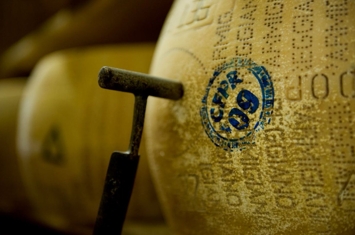 ParmesanUK's tweet photo. It is essential that the production of the #CowsMilk, the #Cheese production, the #maturation and packaging of #ParmigianoReggiano must take place in the #AreaOfOrigin, #EmiliaRomagna. https://t.co/3ao8TjGkJn