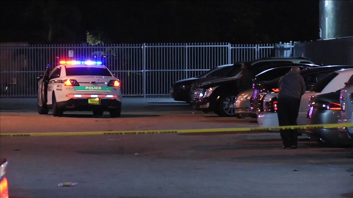 Woman killed, 2 others grazed by bullets in northwest Miami-Dade shooting bit.ly/2EM8rLj?utm_so… https://t.co/is0AHCC6um