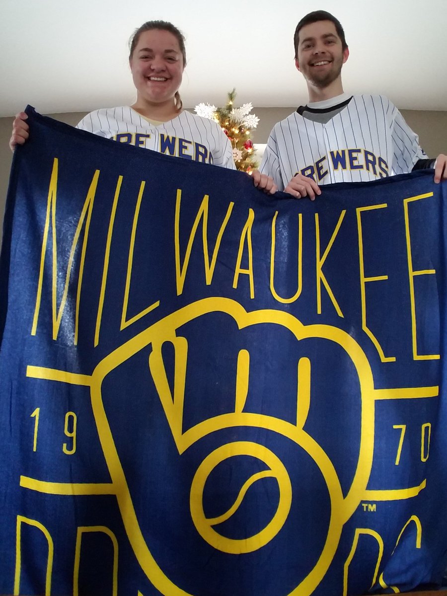 BlakeGonring's tweet photo. Honestly can't wait for @Brewers season. Go @ChristianYelich!! Thank you mom and dad for the best gift! #ChristianYelich #ThisIsMyCrew #BrewCrew #Brewers https://t.co/IzLfAFtWGe