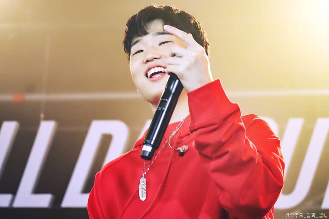 H1ghrmusicBr's tweet photo. [#EVENTO - ALL DAY OUT 2018 em Seul - 18.11.18]

🎤: Haon

➡️https://t.co/u3dD81znkl

#H1GHRMUSIC #H1GHR #HAON #김하온 #ALLDAYOUT

#Donga https://t.co/8oRqNYHdP3