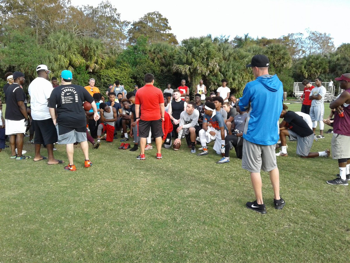Believe_UrEyes's tweet image. Did someone say palm beach open run? 👀👀👀👀👀 #Almostthattime @coachmarroquin @PBFireFootball @PalmBeach7On7 @BallerNationFBC