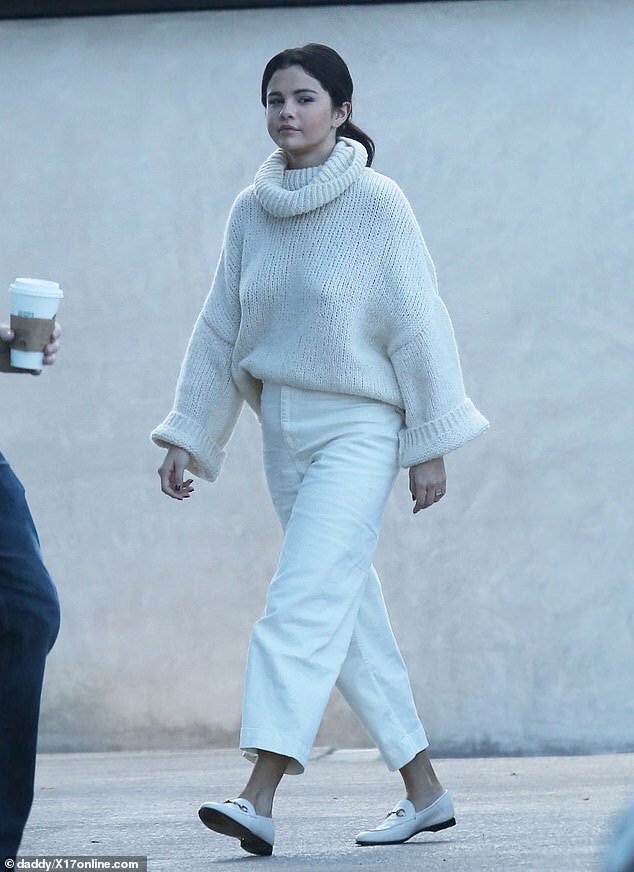 SelenaFansFR's tweet photo. Photos ; selena hier https://t.co/dKP0NJCuVl