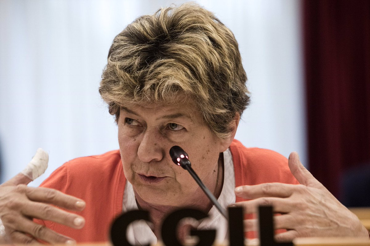 cgilnazionale's tweet photo. Questa sera Susanna Camusso, segr.gen. #Cgil al @tg2rai alle 20.30 circa
#26dicembre 
#manovra 
#CgilCislUil https://t.co/xxOquQZsET