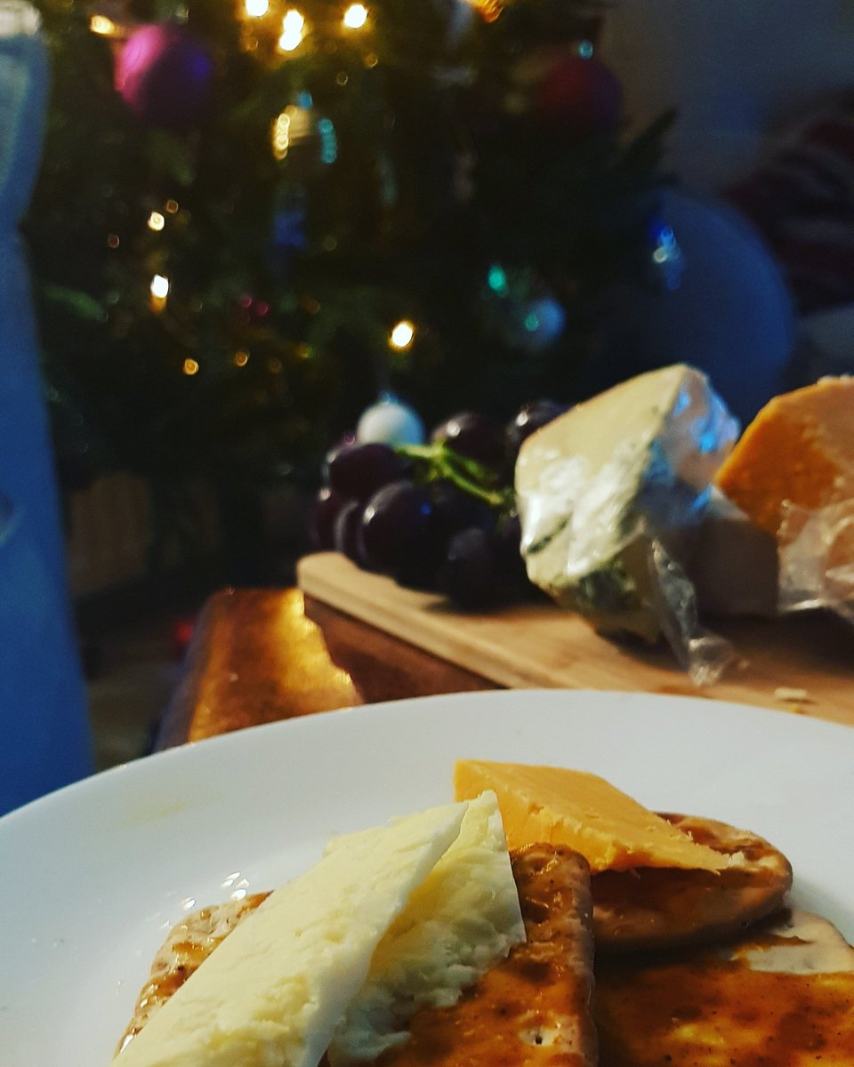 Boxing day cheeseboard starring Inya-Gold. A deliciously exotic alternative to the usual pickle.
#Christmas #BoxingDay #cheese #cheeseboard #indianfood #foodcoma #foodbaby #turmeric #yummyfood #WinterSolstice