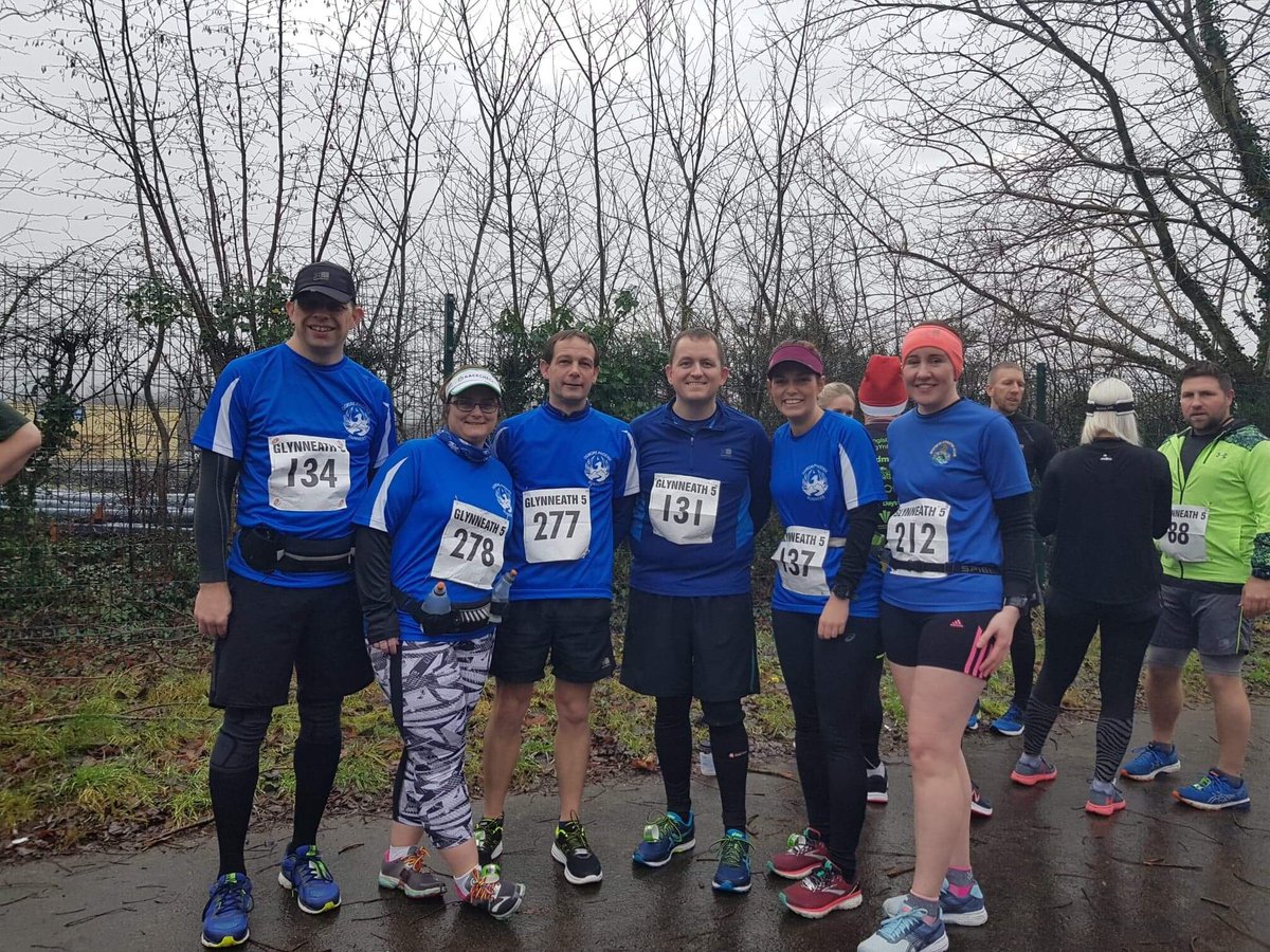 EmsyLouBear's tweet photo. Lush morning at Glynneath 5 Miler Boxing Day Run. 5k & 5mile PB for me. So happy with that. Training is really paying off #ogmorephoenixrunners #smashinggoals #justrunpenybont #chuffedwiththat https://t.co/1mVdWSFykC