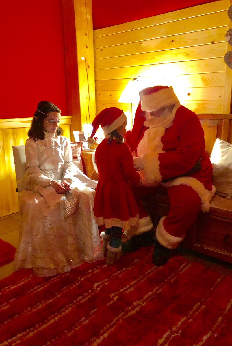 Estas son algunas de las fotos de la visita de Papá Noel por MontMàgic  <a href="/grandvalira/">Grandvalira Andorra</a> con <a href="/PetitsViatgers/">Montse Delgado</a> . Podéis ver más fotos y stories en los perfiles de instagram de “PetitsViatgers” y de “PapaNoelAndorra”. #Andorra