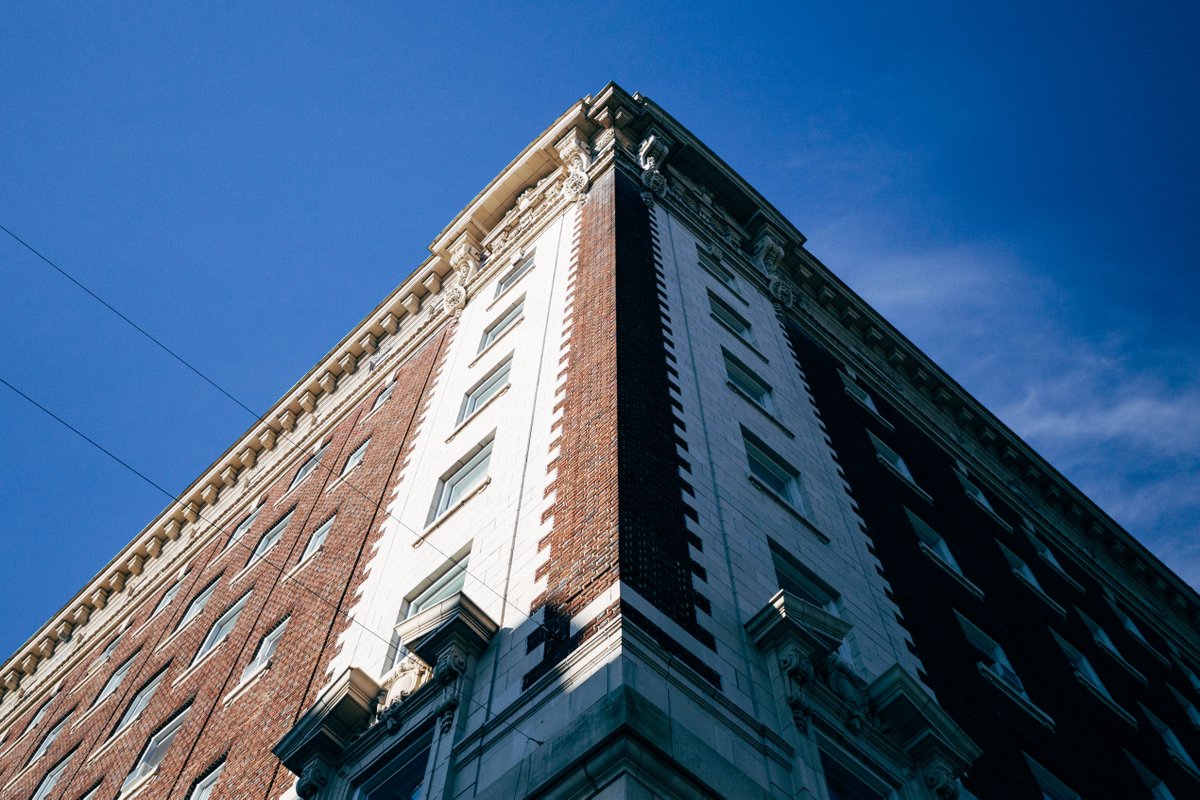 Gotta love that gorgeous architecture! Only a few more days of deals on rent for new residents! #gridlife