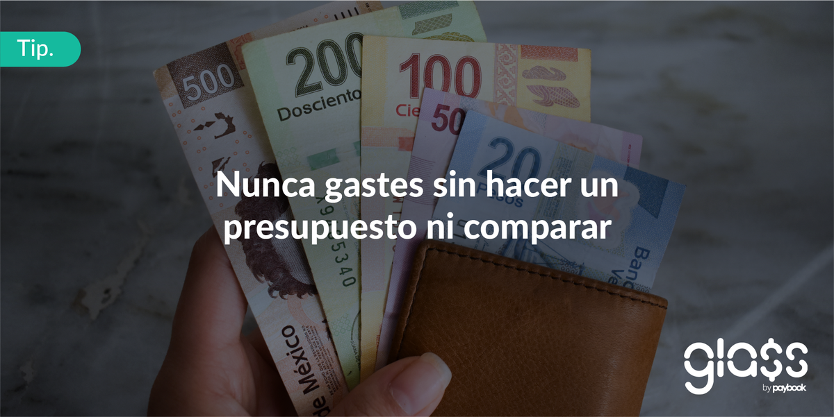 GlassByPaybook's tweet photo. En esta época es común que te dejes llevar por las promociones, y ante la sensación puedes terminar por gastar todo tu aguinaldo sin darte cuenta.
#Aguinaldo #Dinero #Finanzas #FinanzasPersonales 💸😱 https://t.co/BtEbPS5WXM