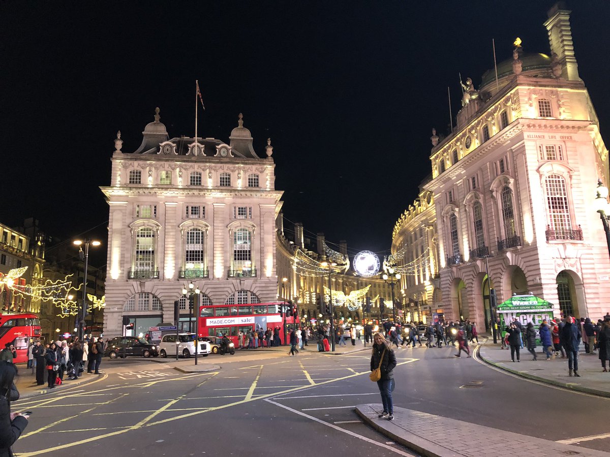 Il #Natale di #Londra è uno spettacolo di luci 🇬🇧 #travelbloggers #viaggi