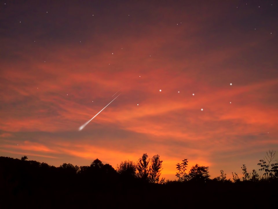 звездный метеорит. метеор метеорит метеоритный дождь. звездный метеорит. метеорный рой. дракониды метеорный поток 2020.