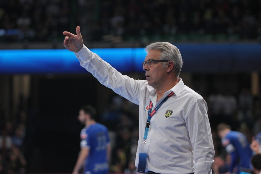 HBCNantes's tweet photo. 🤾‍♂️ Après pas moins de 2⃣8⃣ rencontres disputées avec le "H" en 4 mois, la trêve hivernale a pointé le bout de son nez, l'occasion pour @Antithierry de dresser un premier bilan de ce début de saison. 

📝 https://t.co/ujML5YjzkW https://t.co/oNXetc4UEF