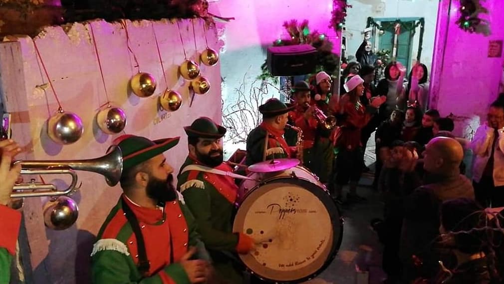 Ziad_Abs's tweet photo. Join us Every Day this week until Saturday 29th at #Santa's HO.HO.HOME in #Geitawi facing St. George Hospital old entrance for a series of exceptional #Christmas activities for your kids &amp; families by a great #LogosAssociation Team!

Merry Christmas Everyone 🎄🎅
#ميلاد_مجيد https://t.co/ViiyMU4GTO