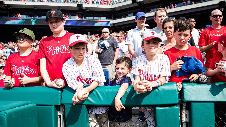 Inbox: Can Phillies nab free-agent superstars? mlb.com/news/phillies-…