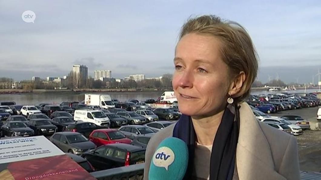 atvbe's tweet photo. Annick De Ridder eerste vrouwelijke havenschepen in Antwerpen. "Een jeugddroom die uitkomt" #atvnieuws #haven #Antwerpen @AnnickDeRidder @PortofAntwerp #antwerpsehaven
https://t.co/xgjX4XZtUB https://t.co/FAVmQn1GYS