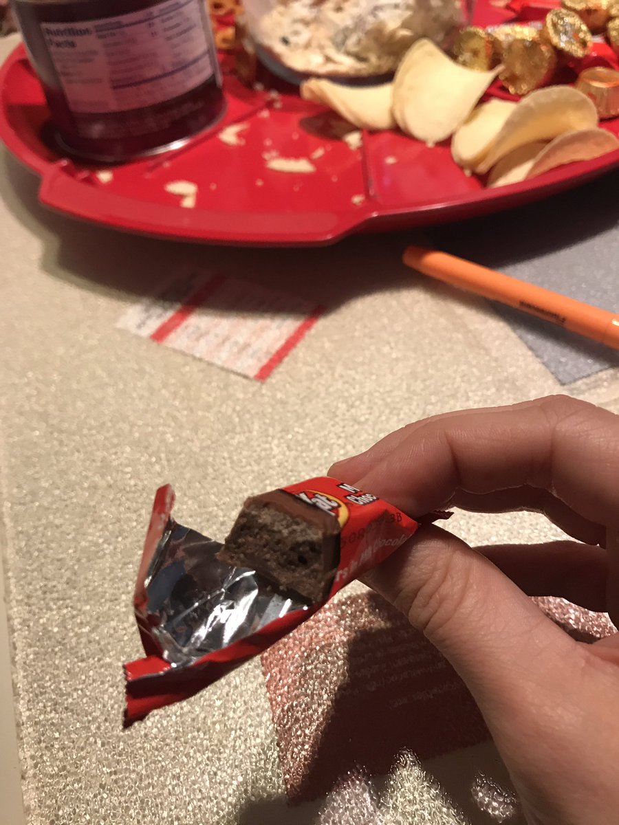 avonplinsky's tweet photo. Bit into this fun-sized KitKat to find it severely lacking in fun (just solid chocolate, no wafer)  @KITKAT https://t.co/nJg49GjnvY