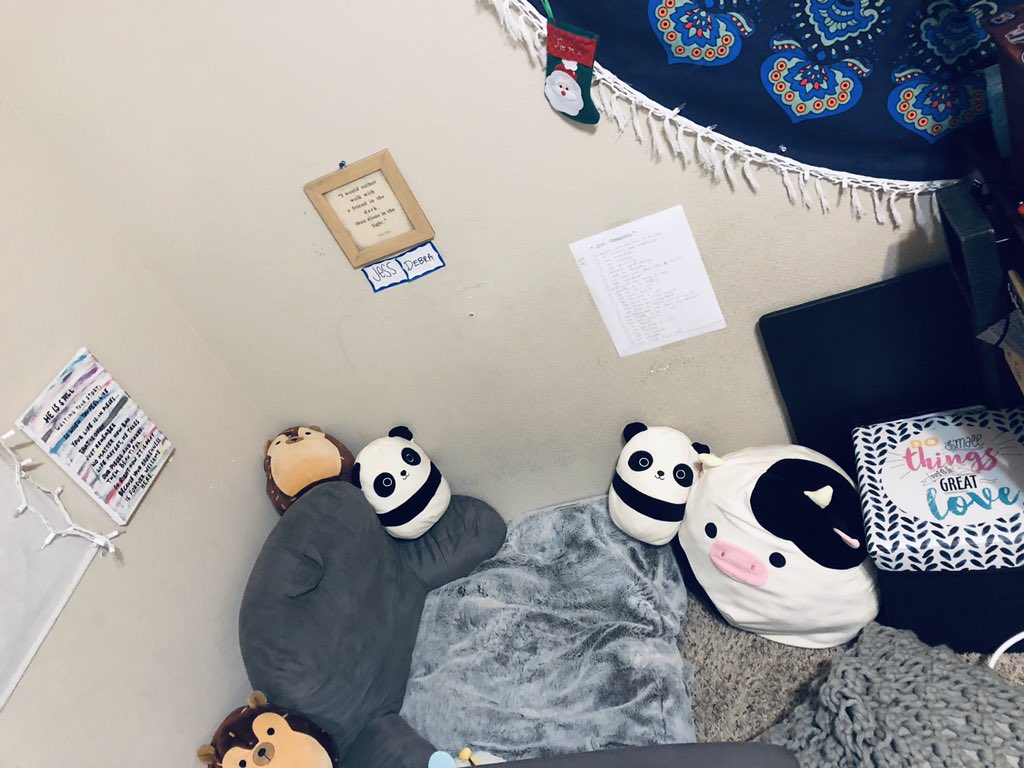 torivaughn8's tweet photo. @lacy_crass i LOVE this!! i have my tiny “safe corner” haha but i love love love this whole thing you got goin on!! https://t.co/JxTGOE7JiO