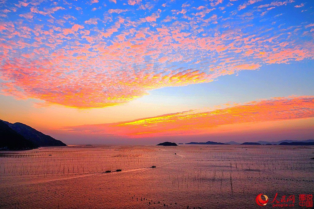 PDChina's tweet image. Magnificent tidal land seen at dawn: Beiqi Village of Xiapu County in E China’s #Fujian province has always been an ideal place for photographers to capture the capricious beauty of tidal land.