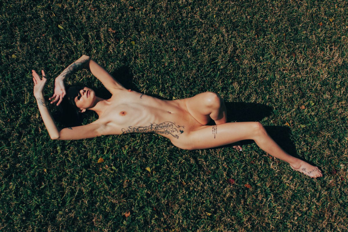 DanielGr3y's tweet photo. Soft Earth.
Devin Marie x me.
#fineartphotography https://t.co/RE8MT0wgOR