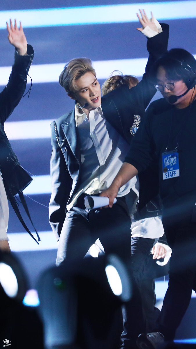 RandomAK1's tweet image. The disrespect #Nct #Kun