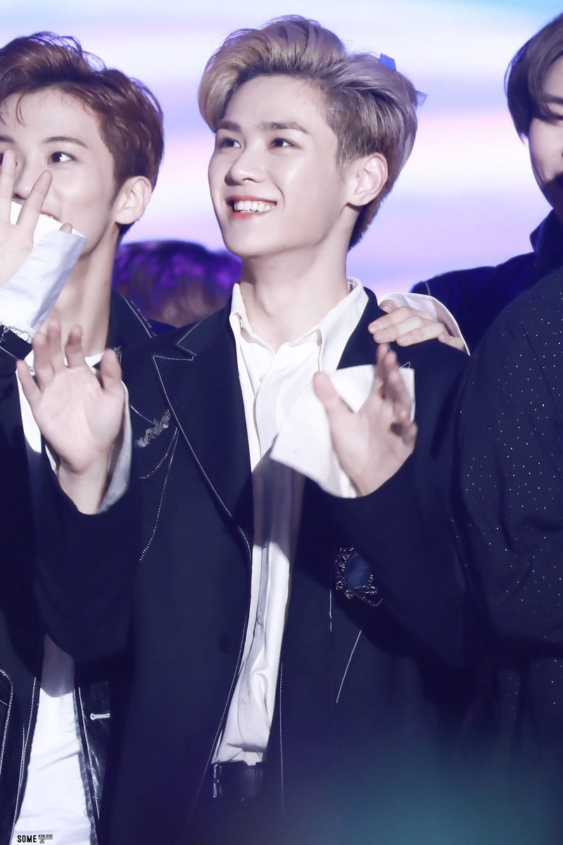 RandomAK1's tweet image. The disrespect #Nct #Kun