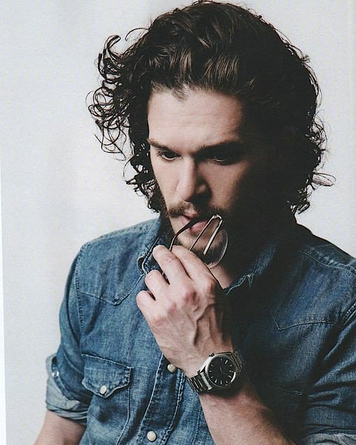 Happy 32nd birthday to Kit Harington! 