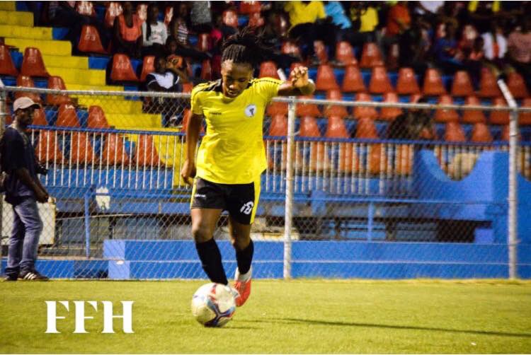 footfemht's tweet photo. #CHFF, le classement des buteuses 

1. Melchie Dumornay (Tigresses), 25 buts

2. Sherly Jeudy (Anacaona), 17 buts 

3. Widna Livert (Paloma), 10 buts

4. Rachelle Caremus (Aigle Brillant), 9 buts

5. Lovelie Pierre (Tigresses), 9 buts

6. Melissa Dacius (Tigresses), 8 buts https://t.co/sr0J9aIRoI