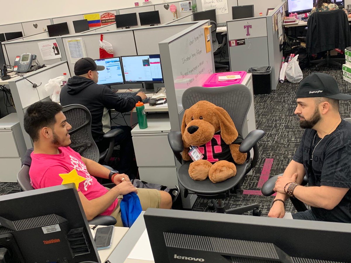 C9Dogpound's tweet photo. Manny Villarreal onboarding our newest member of the ⁦@C9Dogpound⁩. #areyouwithus ⁦@zekegarcia77⁩ ⁦@mmoral74⁩ ⁦@luluayala81⁩ ⁦@jennadoll12⁩ https://t.co/eeJp9HYxnv