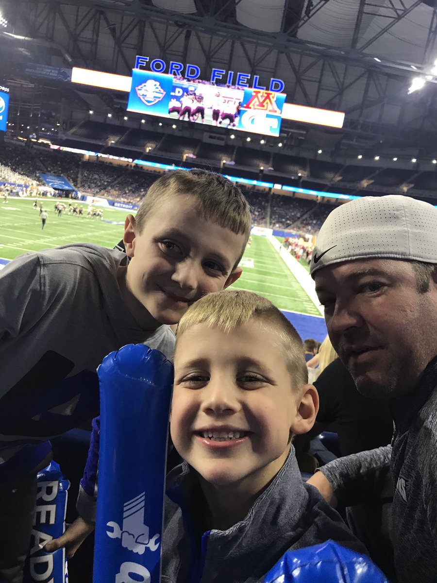 CarloAgnello's tweet photo. #QLB2018 with my boys https://t.co/x8e4UimwJW