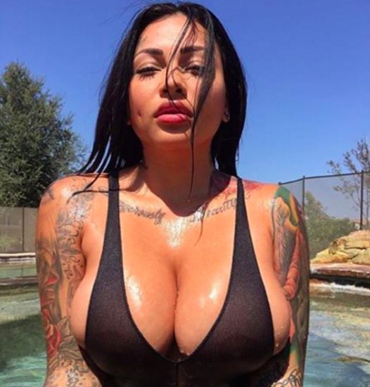 Scarlet (@scarlet_flame69) on Twitter photo 