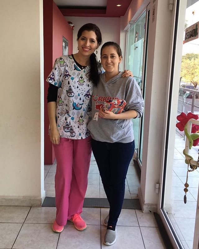 DraColmillo's tweet photo. Muchas gracias @taniayuridiatn  por el pastelito, dile a tu mami que ya tenemos merienda jiji ¡Feliz Navidad! 🎄🎉🥳 https://t.co/jjPkGqJmug https://t.co/SXZFnQr8VW