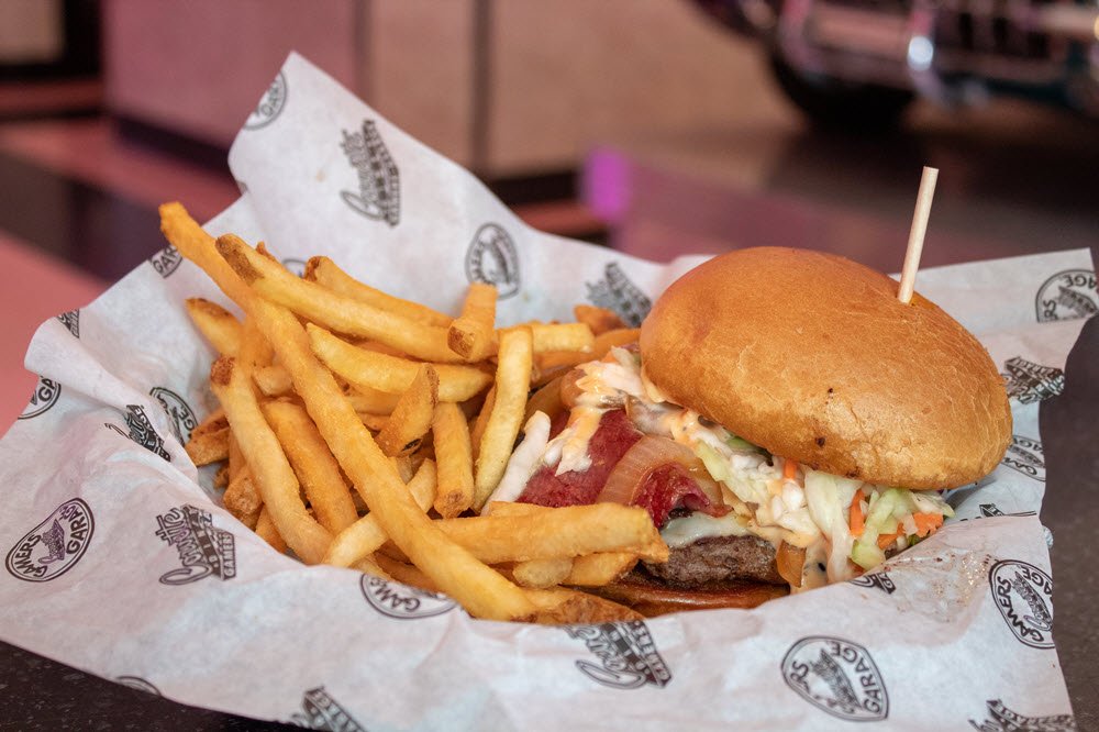 Corvette Diner tweet media