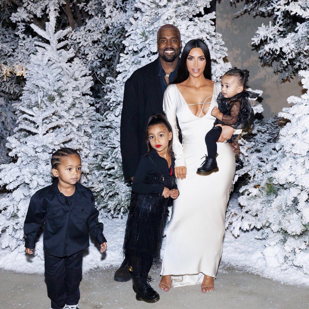 OhHappyKayy's tweet photo. NORTH WEST I HEAR YOU LOUD AND CLEAR SIS!!!!!!!!! https://t.co/XqwoMpznz0